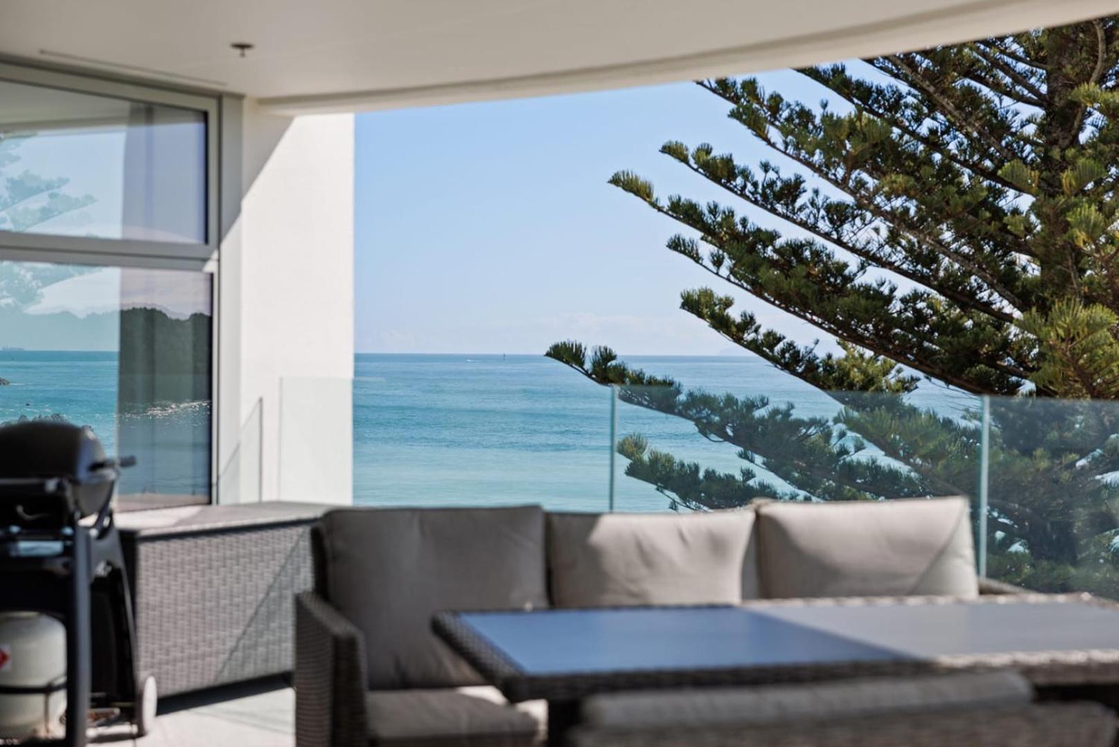 Oceanside Bliss - Absolute Beachfront - Uninterrupted Ocean Views With Pool Apartment Mount Maunganui Exterior photo