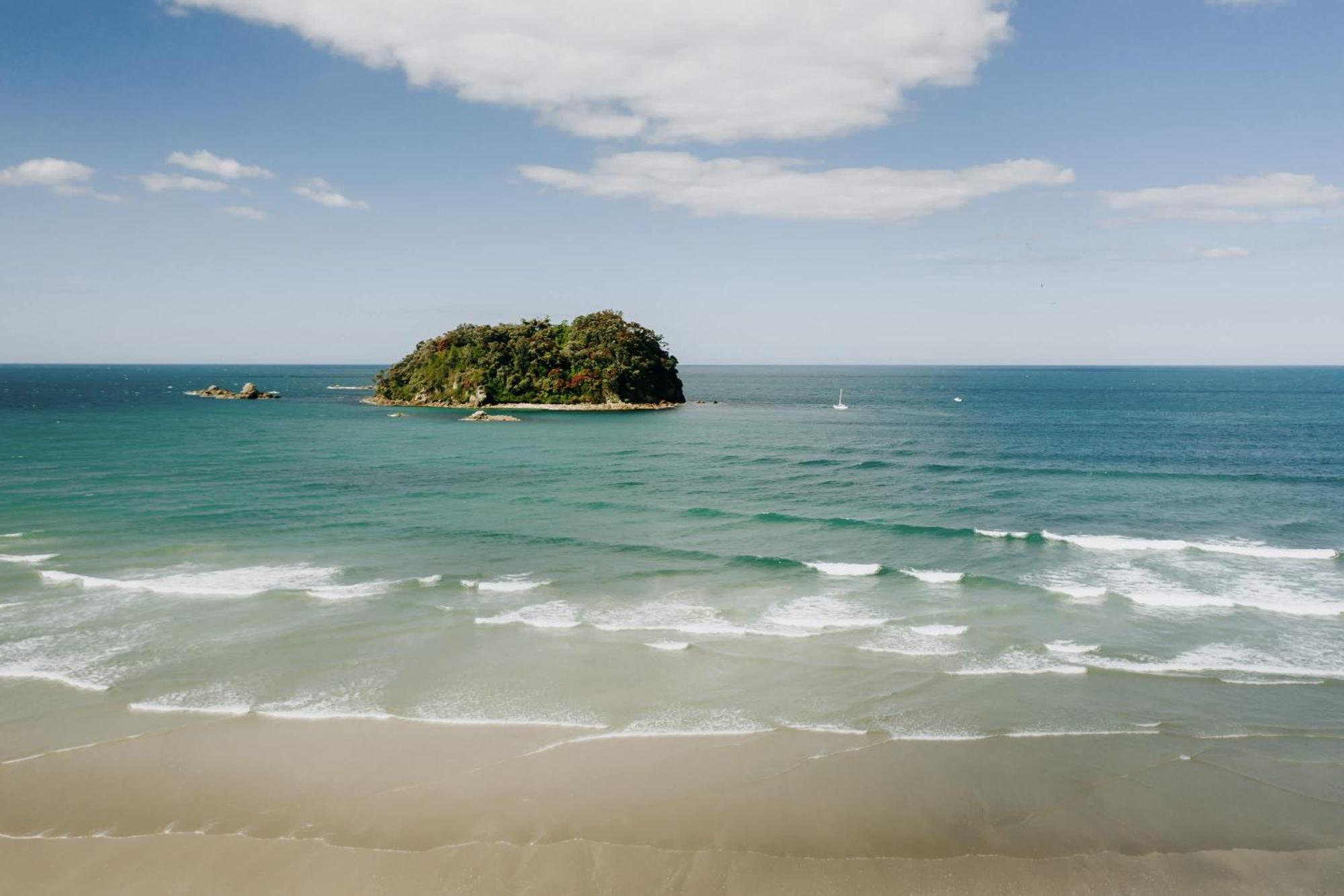 Oceanside Bliss - Absolute Beachfront - Uninterrupted Ocean Views With Pool Apartment Mount Maunganui Exterior photo