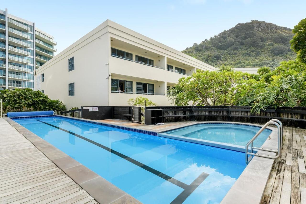 Oceanside Bliss - Absolute Beachfront - Uninterrupted Ocean Views With Pool Apartment Mount Maunganui Exterior photo